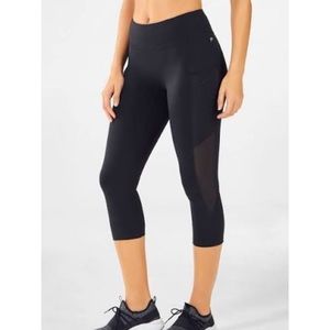Fabletics Trinity Midrise 7/8 black leggings